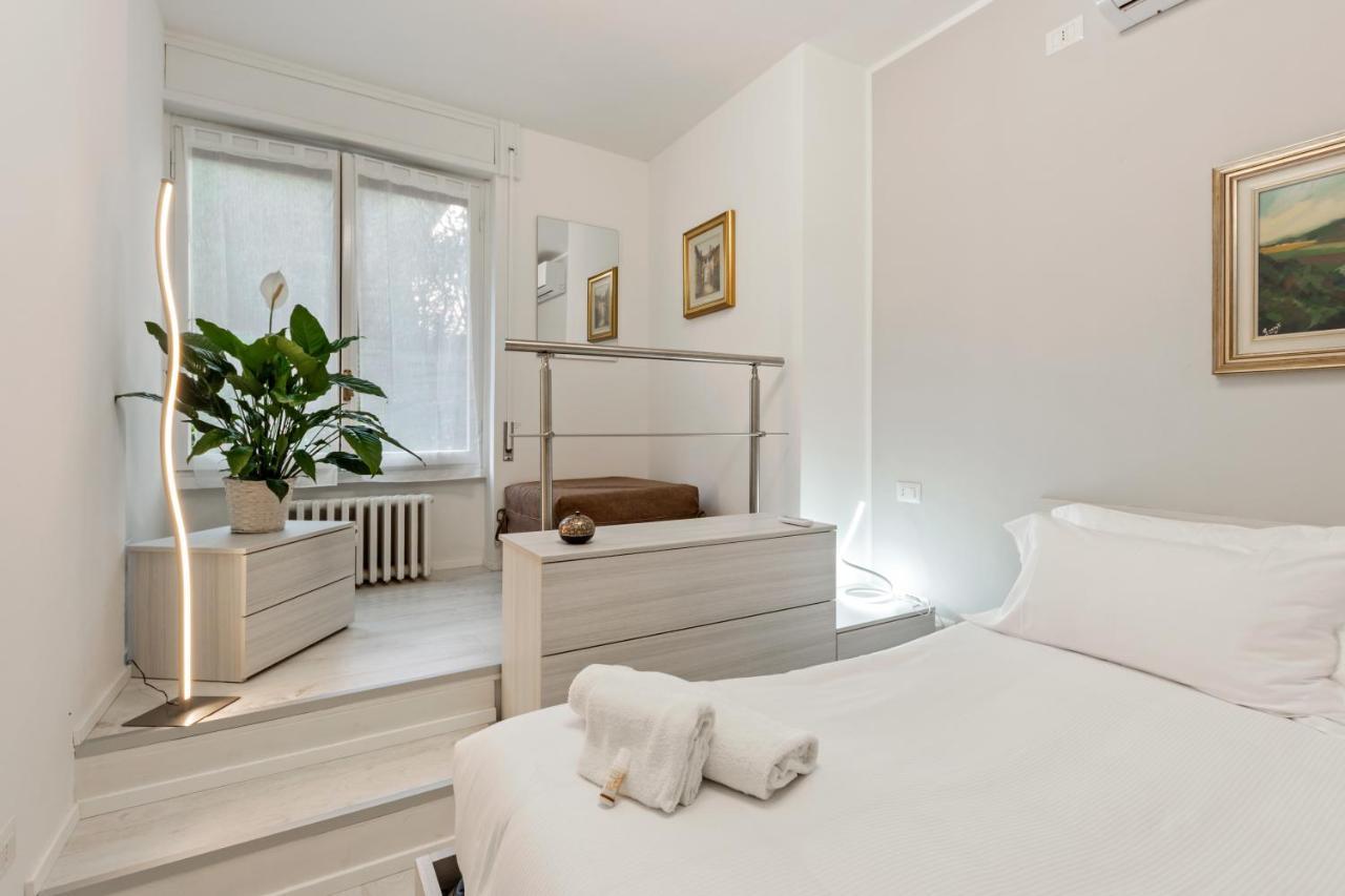 Emeraldway - Bellissimo Appartamento In Zona Sempione-Tre Torri Milan Bagian luar foto