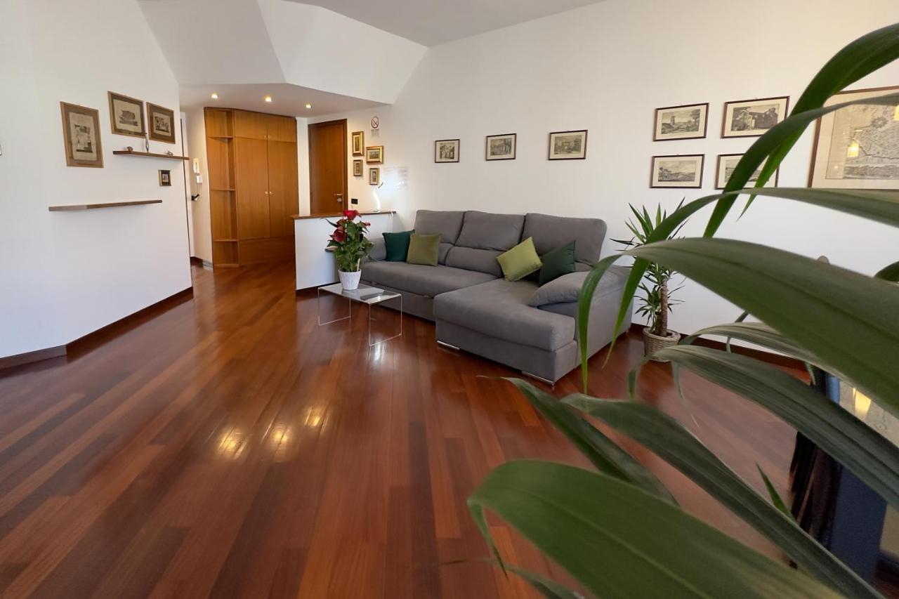 Emeraldway - Bellissimo Appartamento In Zona Sempione-Tre Torri Milan Bagian luar foto