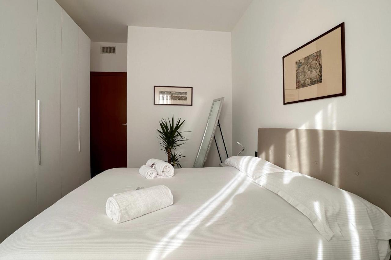Emeraldway - Bellissimo Appartamento In Zona Sempione-Tre Torri Milan Bagian luar foto