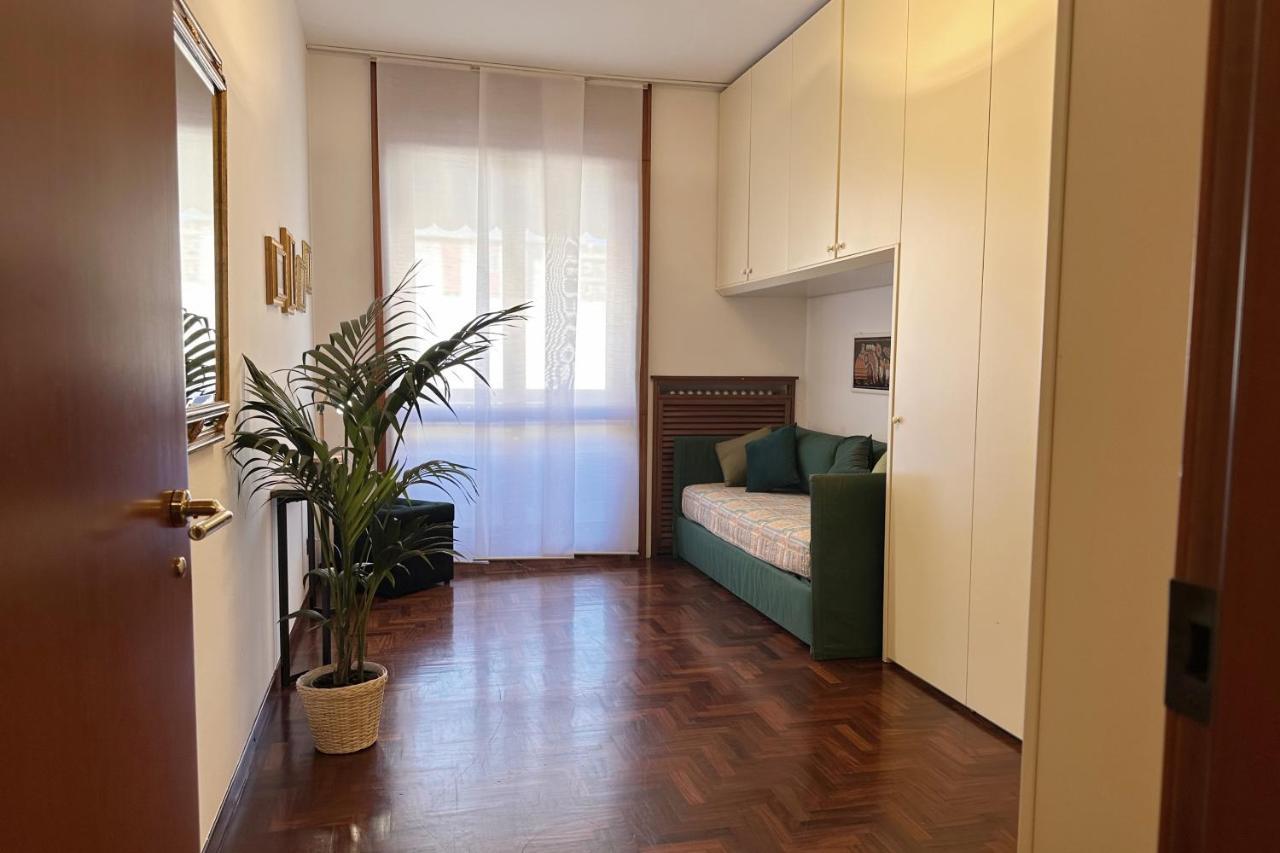 Emeraldway - Bellissimo Appartamento In Zona Sempione-Tre Torri Milan Bagian luar foto